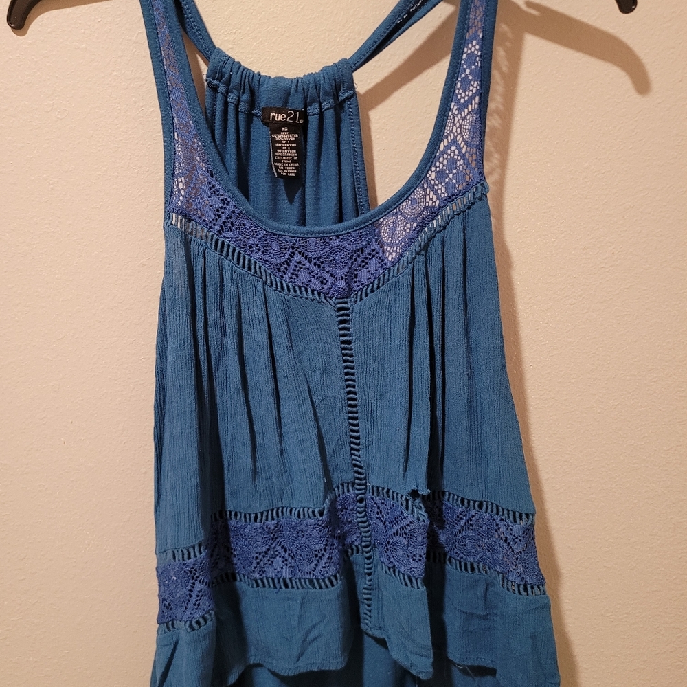 Rue 21 tank